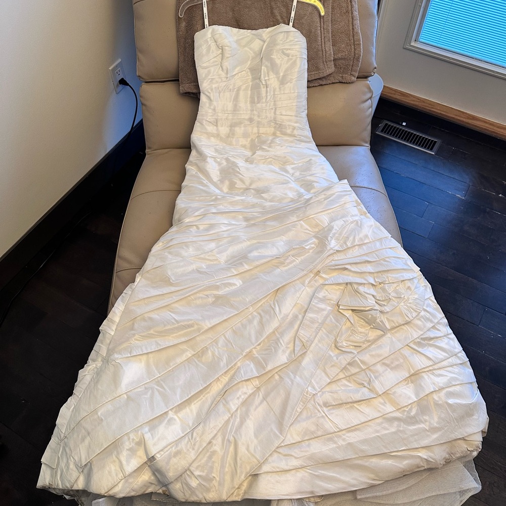 Elegant White Wedding Dress